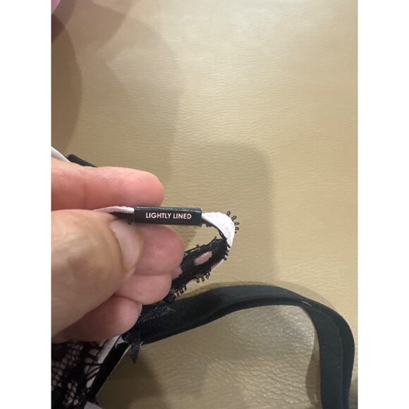 Victorias Secret Lightly Lined Lace Push-Up Bra 32DD Black & Pink Adjustable Str - Picture 2 of 6